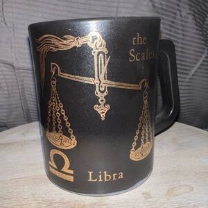 VINTAGE LIBRA HOROSCOPE BLACK & GOLD MILK GLASS MUG BY FEDERAL GLASS
